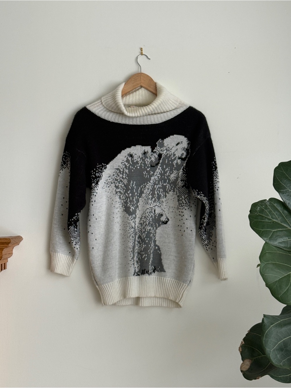 Vintage Women's Woodward’s Polar Bear Turtleneck Sweater